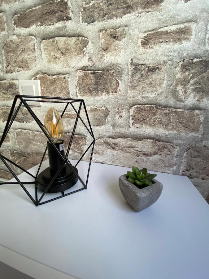 Le Remois - Charmant T2 - Renove - Parking - Cour Privative - Wifi Reims Exterior foto